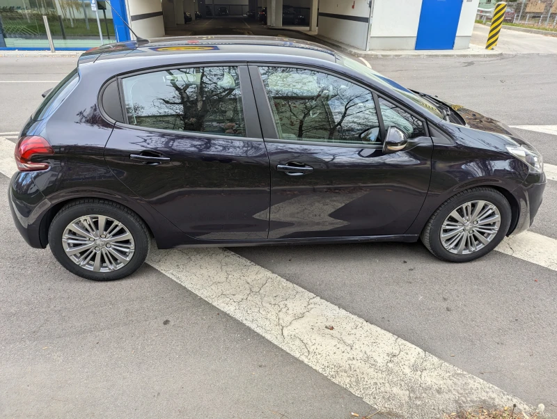 Peugeot 208, снимка 8 - Автомобили и джипове - 47956303