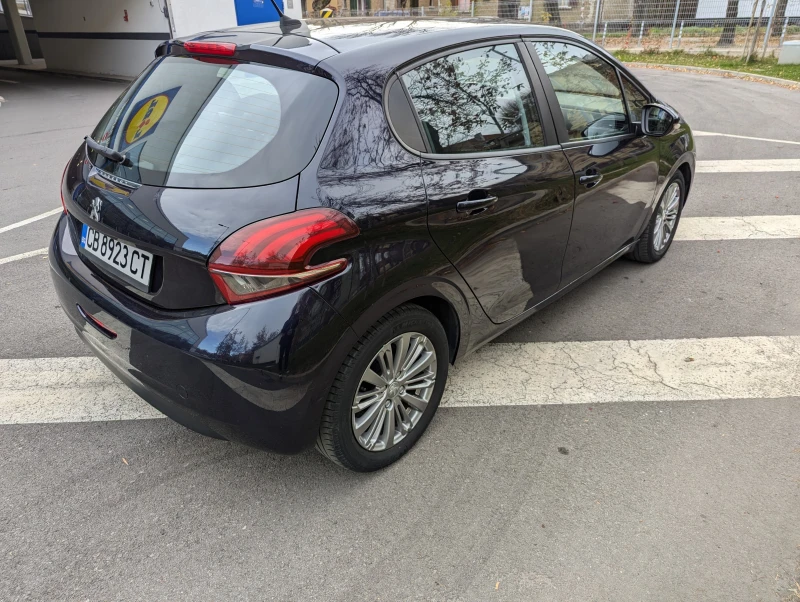 Peugeot 208, снимка 7 - Автомобили и джипове - 47956303