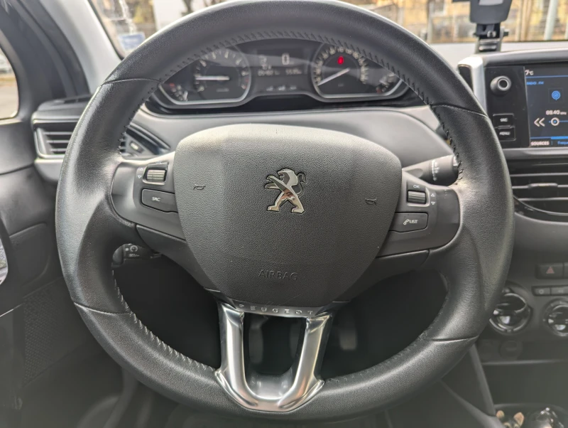 Peugeot 208, снимка 12 - Автомобили и джипове - 47956303