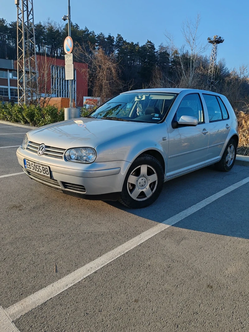 VW Golf, снимка 1 - Автомобили и джипове - 49144591