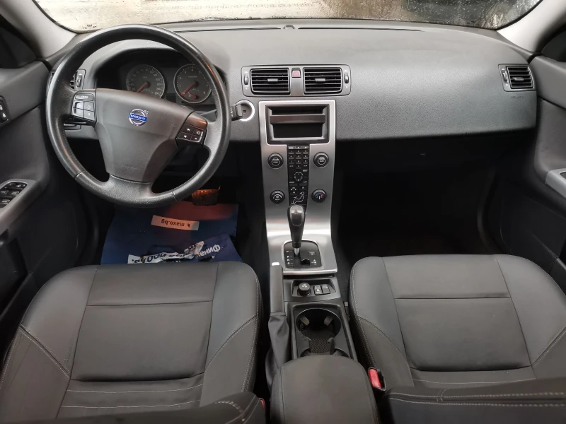 Volvo S40 2.4 Swiss , снимка 9 - Автомобили и джипове - 51204536