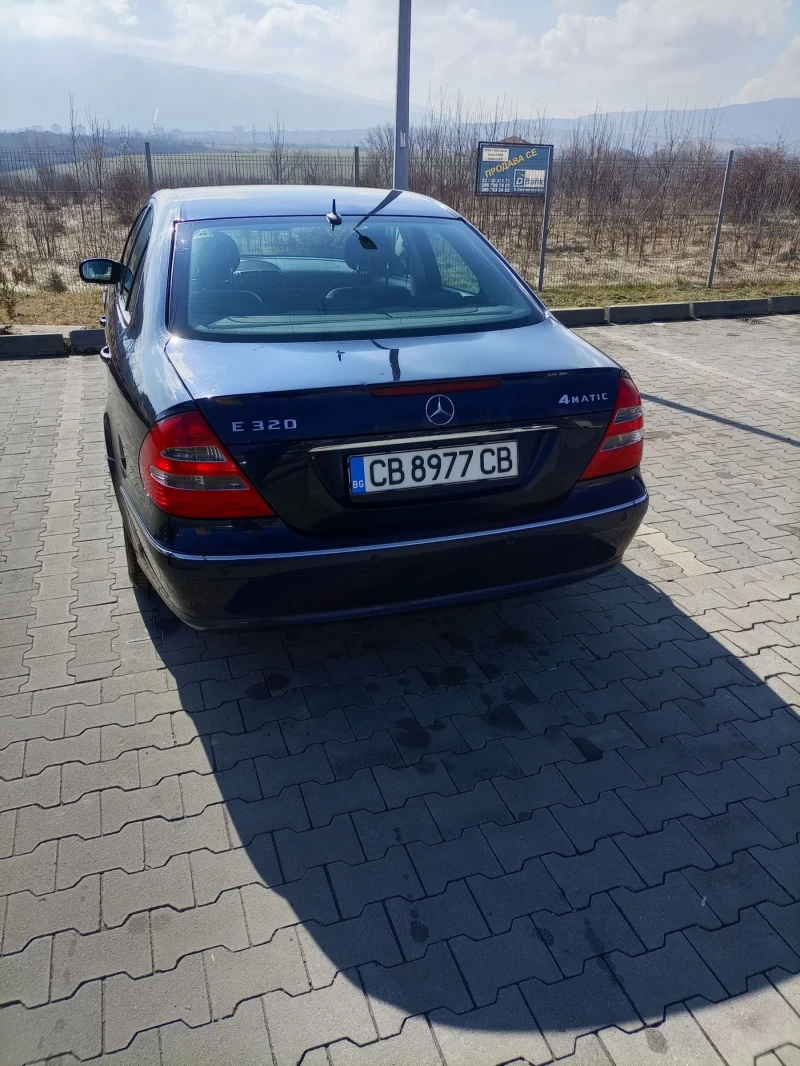 Mercedes-Benz E 320 Бензин-газ, снимка 4 - Автомобили и джипове - 49373180