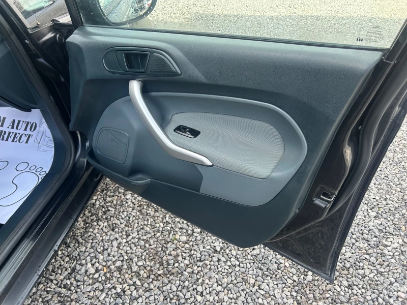 Ford Fiesta 1, 2 I , снимка 14 - Автомобили и джипове - 50209741