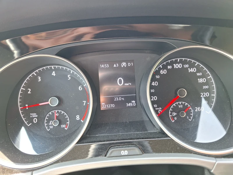 VW Touran, снимка 9 - Автомобили и джипове - 52596429