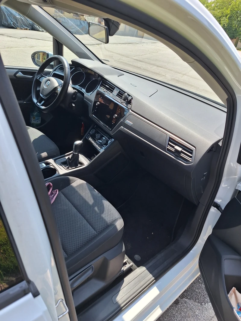 VW Touran, снимка 5 - Автомобили и джипове - 52596429