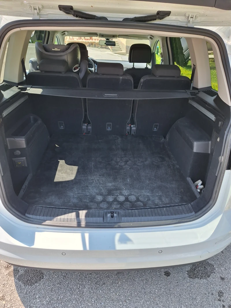 VW Touran, снимка 7 - Автомобили и джипове - 52596429