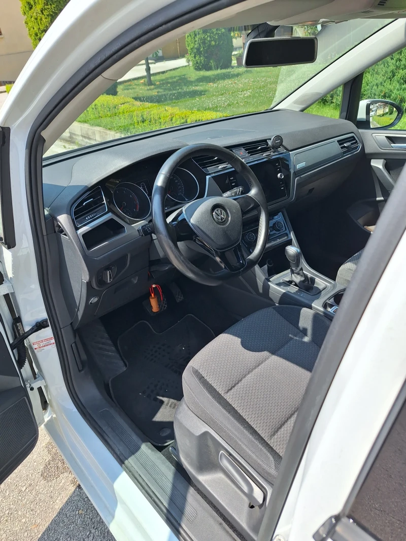 VW Touran, снимка 4 - Автомобили и джипове - 52596429