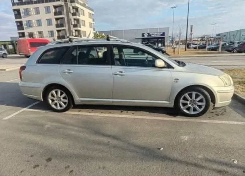 Toyota Avensis 2.0 D4D, снимка 4 - Автомобили и джипове - 52381918
