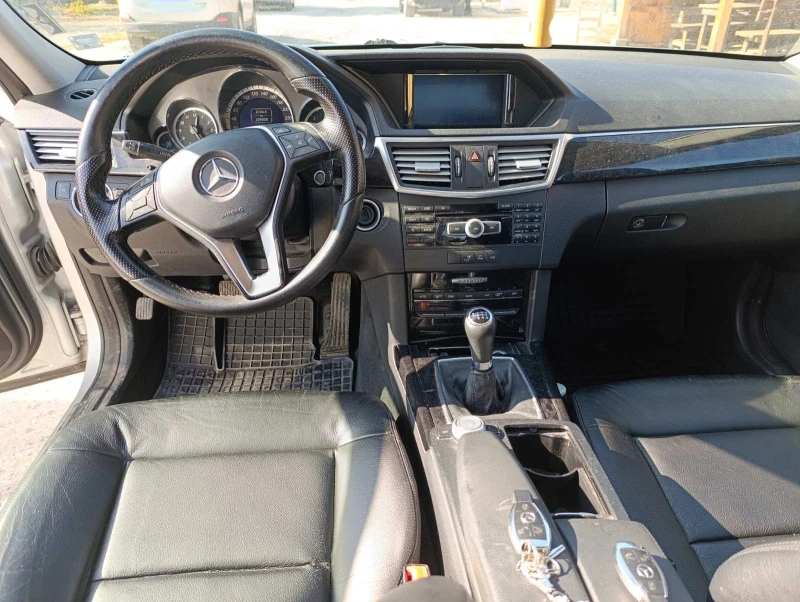 Mercedes-Benz E 220 РЪЧНА, снимка 5 - Автомобили и джипове - 52285758