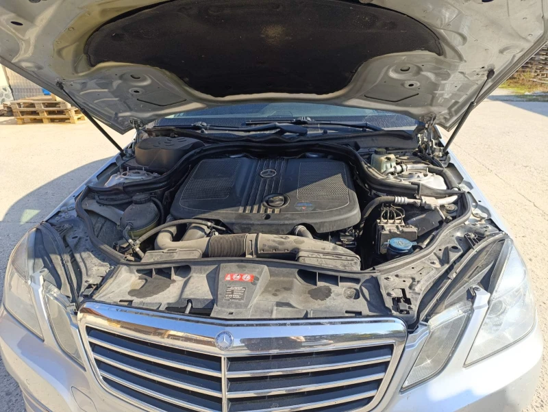 Mercedes-Benz E 220 РЪЧНА, снимка 9 - Автомобили и джипове - 52285758