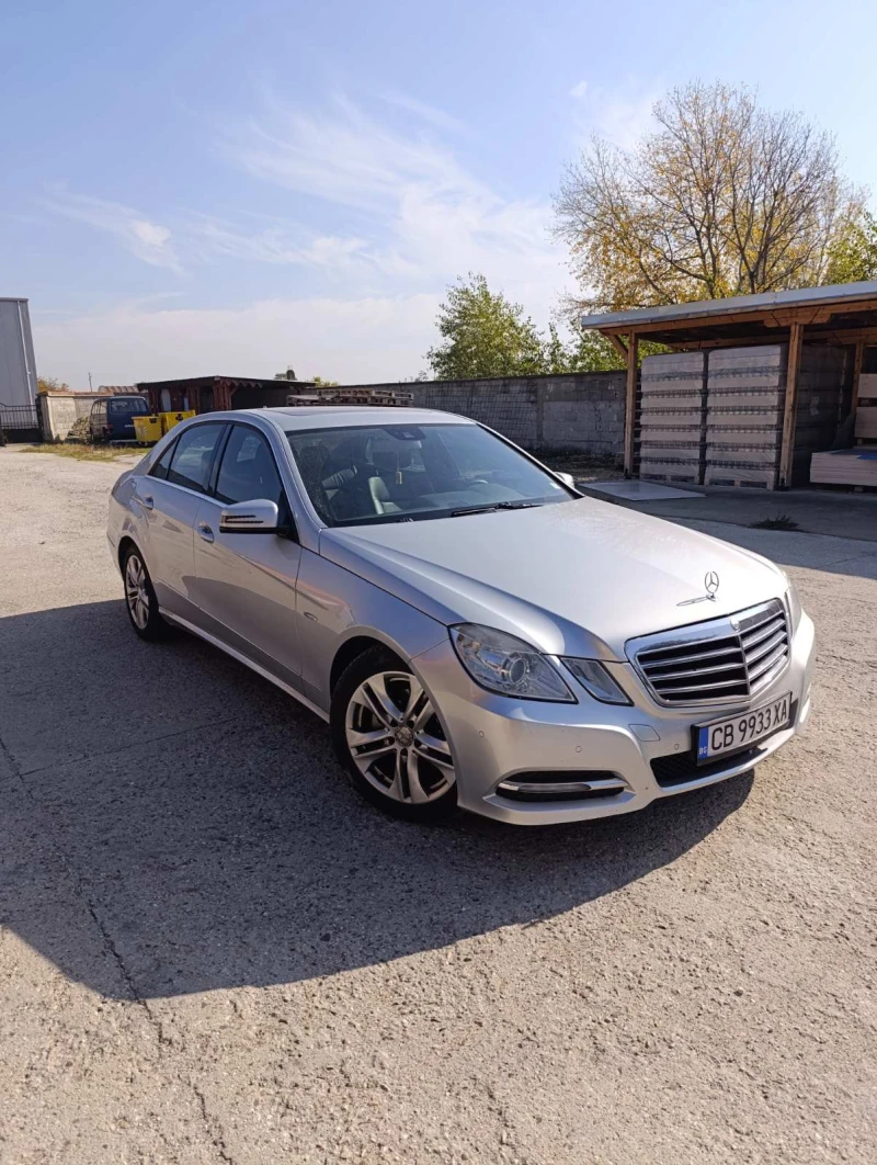 Mercedes-Benz E 220 РЪЧНА, снимка 2 - Автомобили и джипове - 52285758