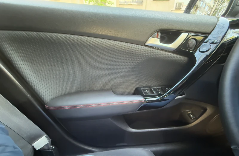 Honda Accord 2.0 156 к.с, снимка 8 - Автомобили и джипове - 52996461