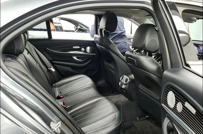 Mercedes-Benz E 400 EXCLUSIVE/ОБДУХВ./333HP/4M/ACC/PANO/360/244hMC, снимка 11 - Автомобили и джипове - 54741818