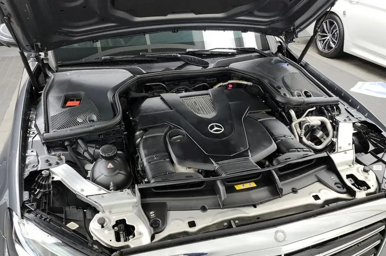Mercedes-Benz E 400 EXCLUSIVE/ОБДУХВ./333HP/4M/ACC/PANO/360/244hMC, снимка 6 - Автомобили и джипове - 54741818