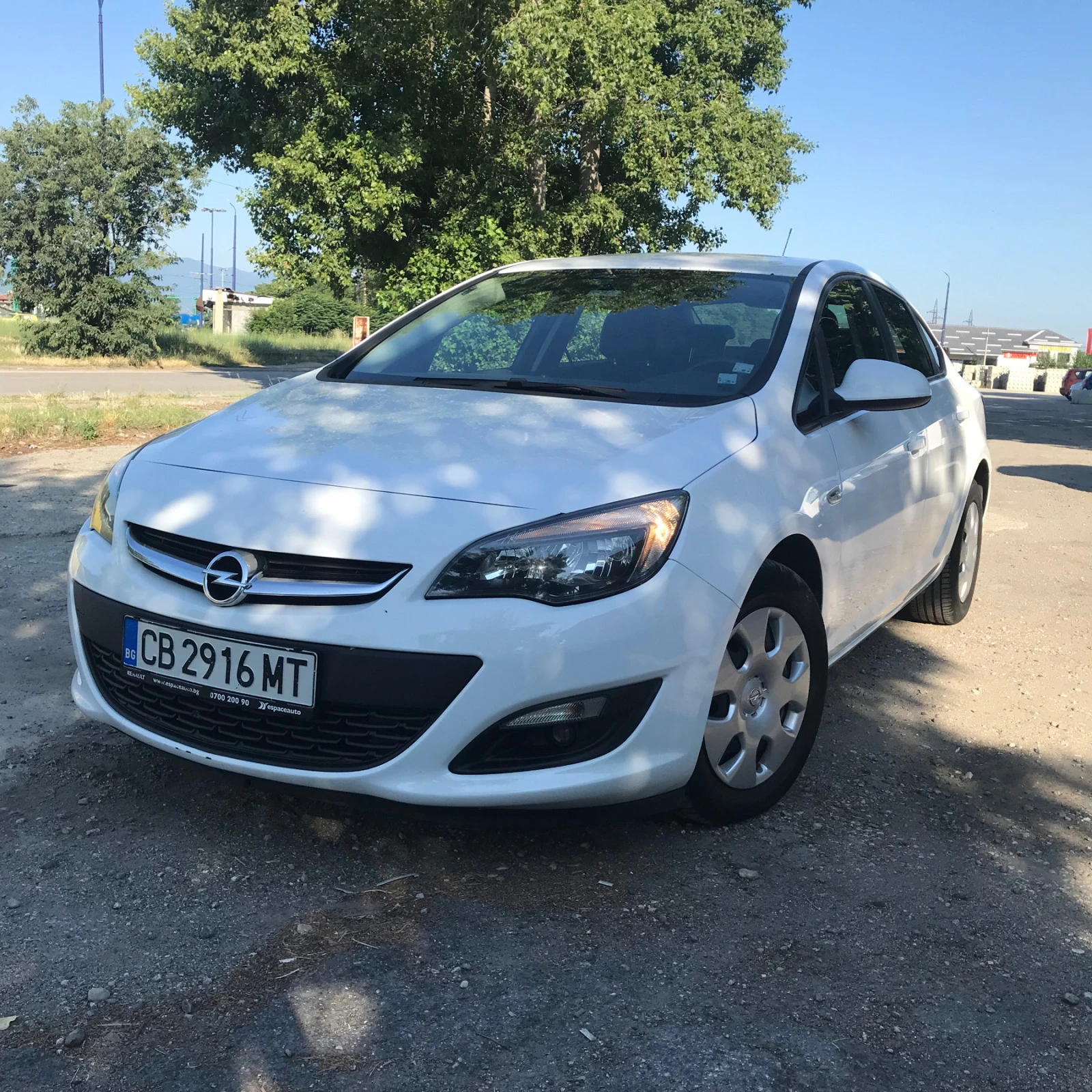 Opel Astra Sedan 1.6 diesel 110ph CDTI 6ск.133000км.РЕАЛНИ!!! - изображение 4