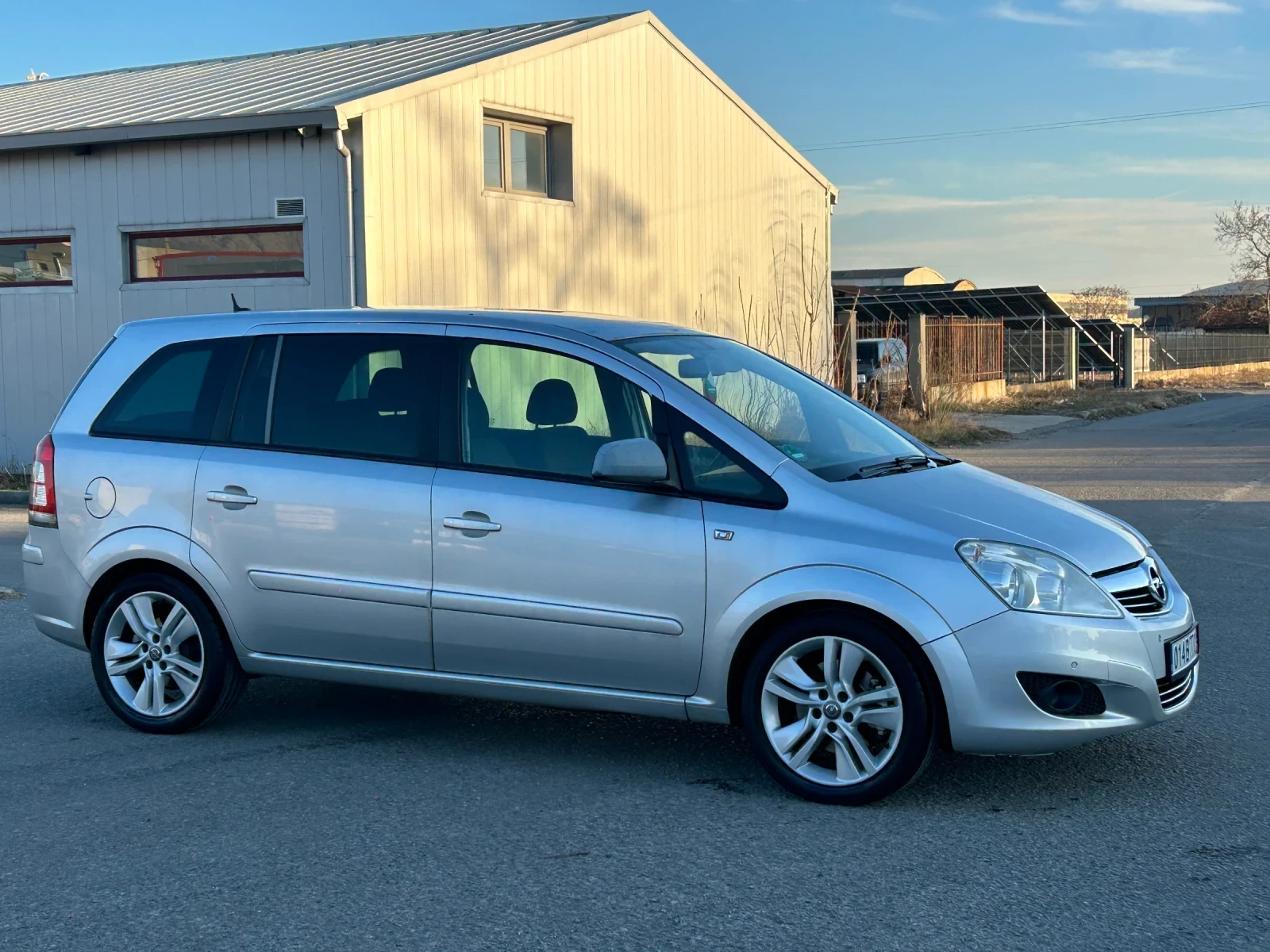 Opel Zafira 1.9 150ps 7 Местен Автомат  - [1] 