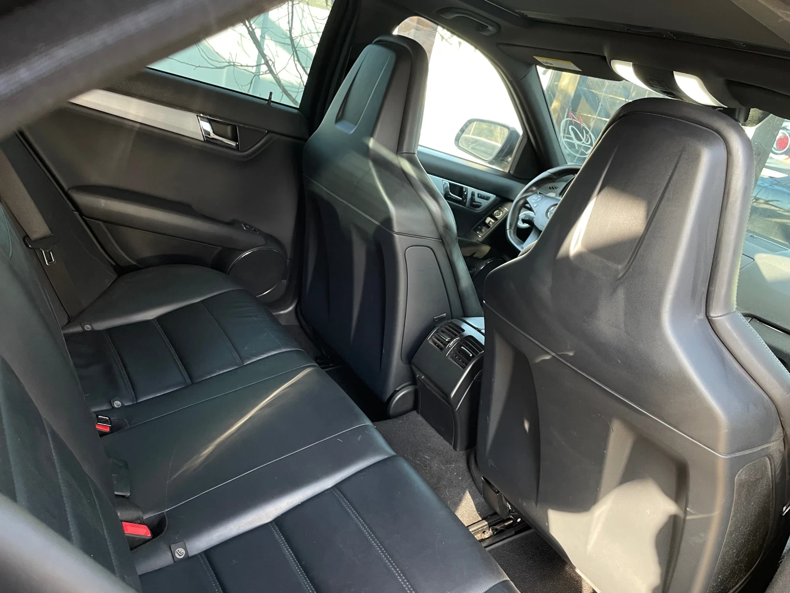 Mercedes-Benz C 63 AMG, снимка 8 - Автомобили и джипове - 52029360