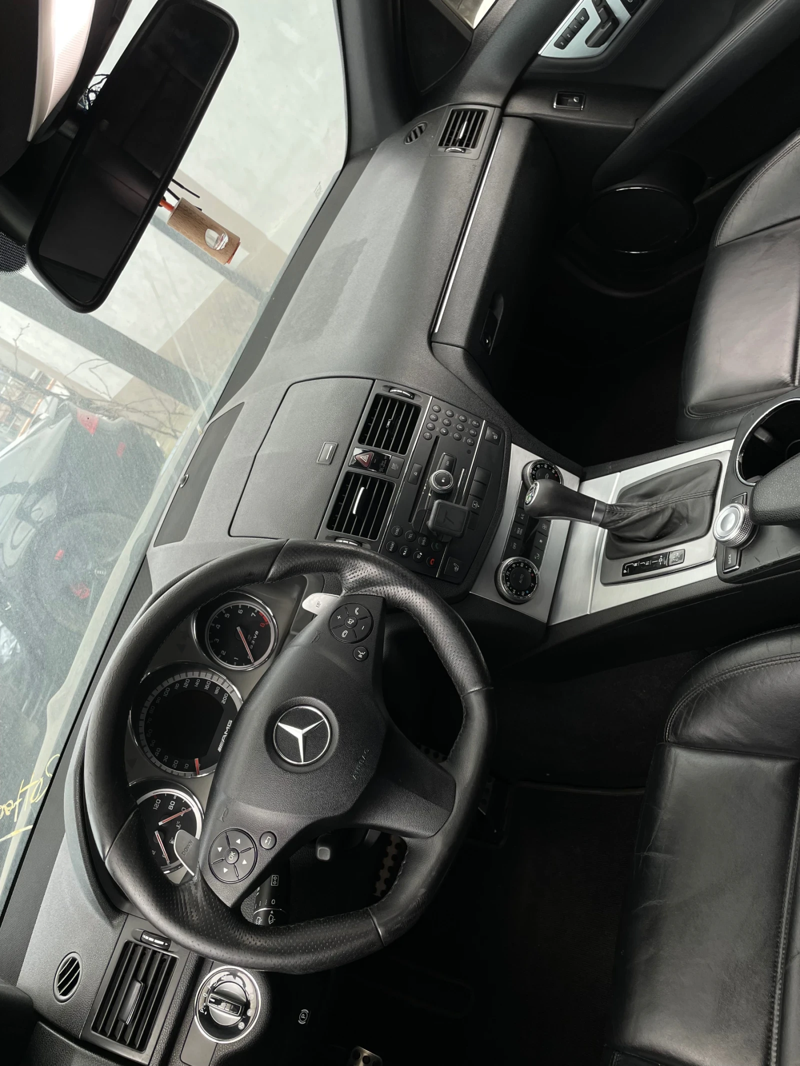 Mercedes-Benz C 63 AMG, снимка 12 - Автомобили и джипове - 52029360