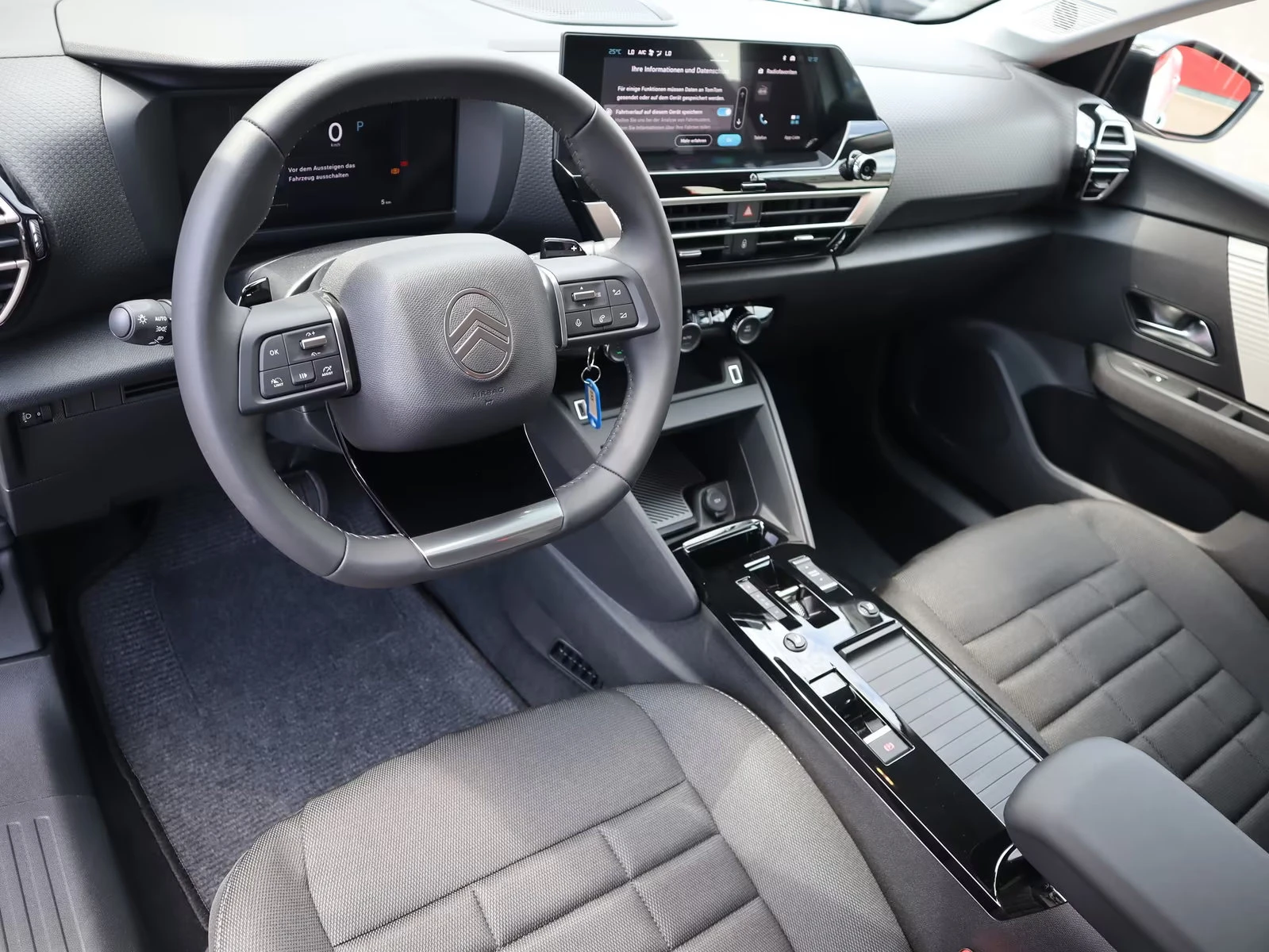 Citroen C4 НОВ!/1.2HEV/145HP/FACE/LED/CAM/NAVI/CPLAY/560g - изображение 7