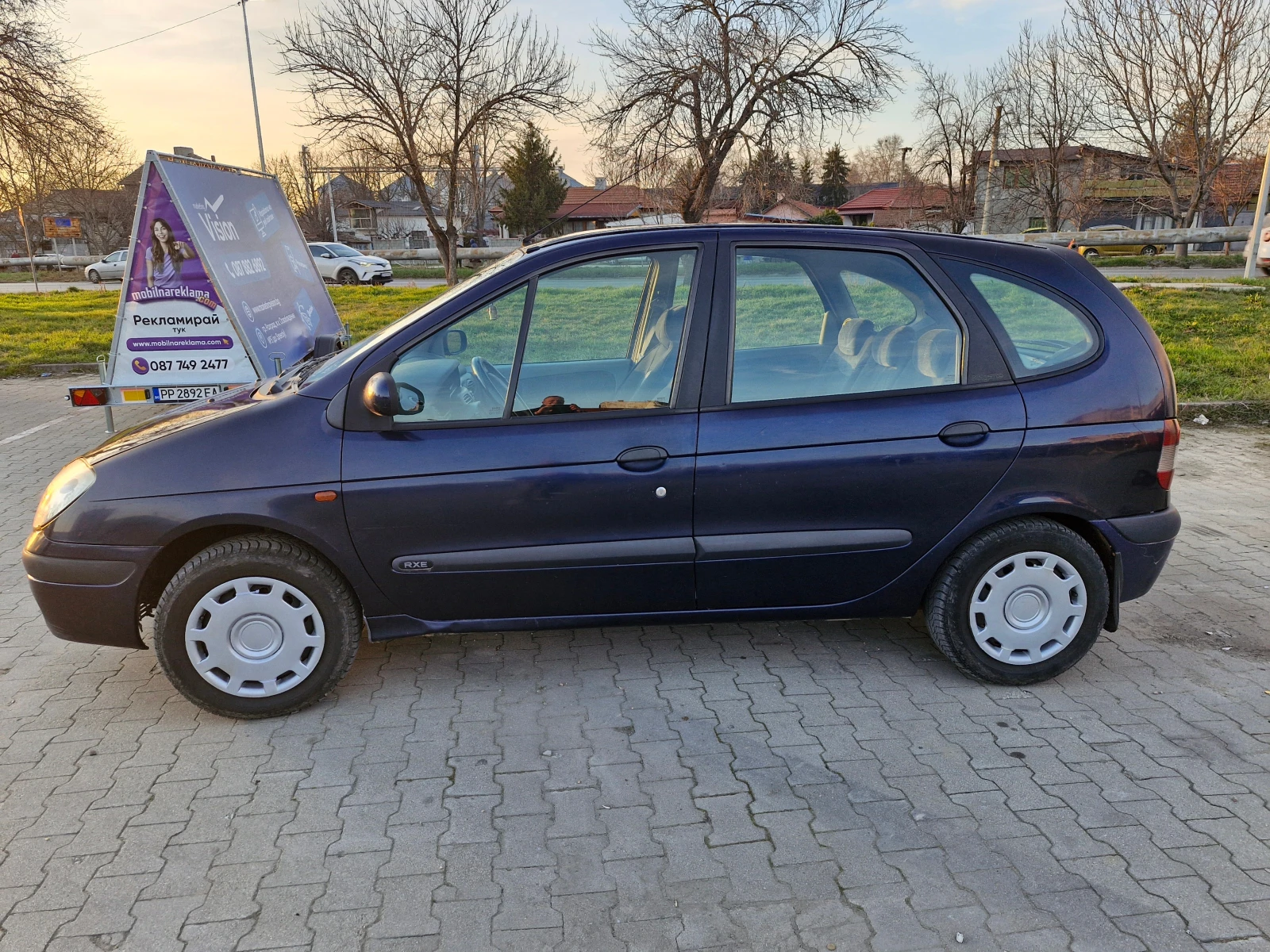 Renault Megane Scenic, снимка 2 - Автомобили и джипове - 53846762