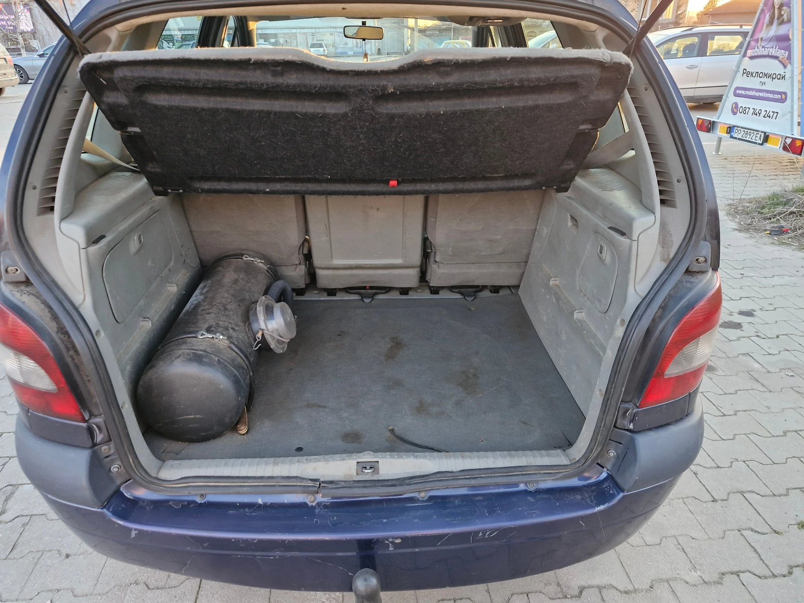 Renault Megane Scenic, снимка 4 - Автомобили и джипове - 53846762