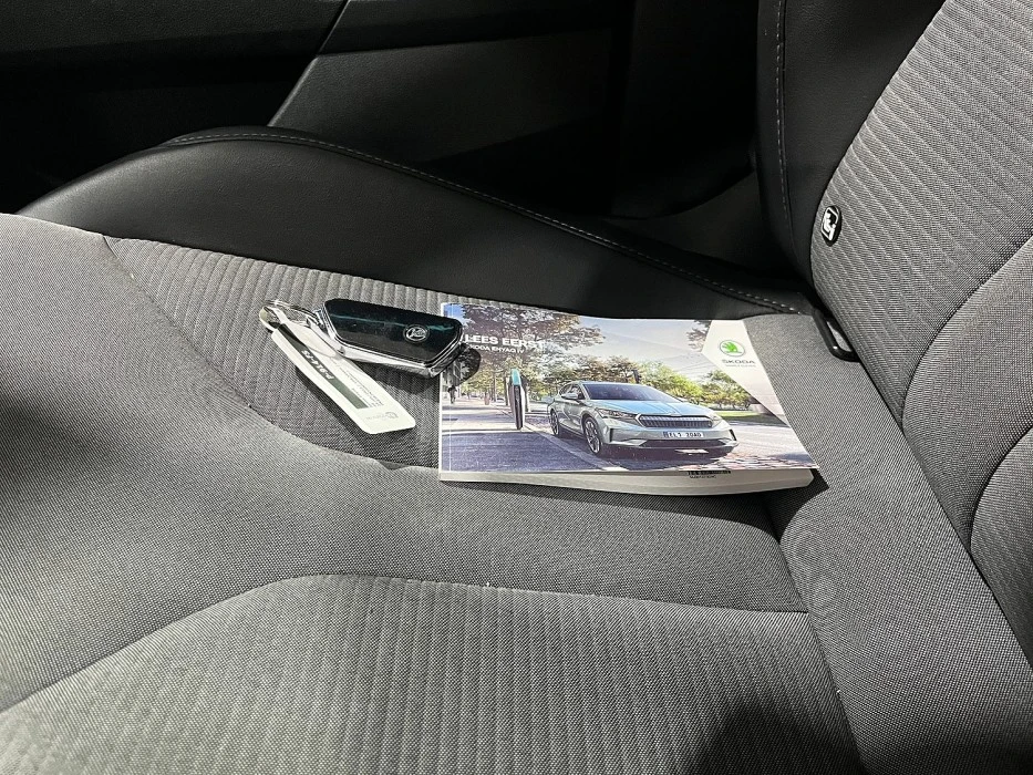 Skoda Enyaq  62KWh IV60 SOH 92% FUL LED ТОП ЦЕНА, снимка 16 - Автомобили и джипове - 54116197