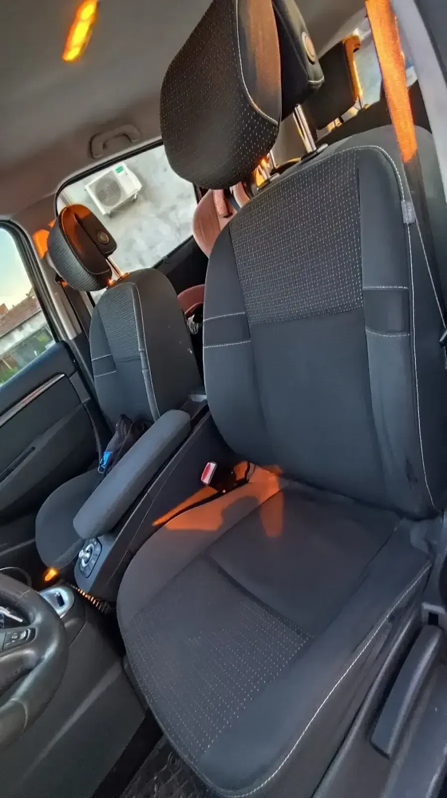 Renault Grand scenic 1.5 dci 110кс, снимка 5 - Автомобили и джипове - 54115518