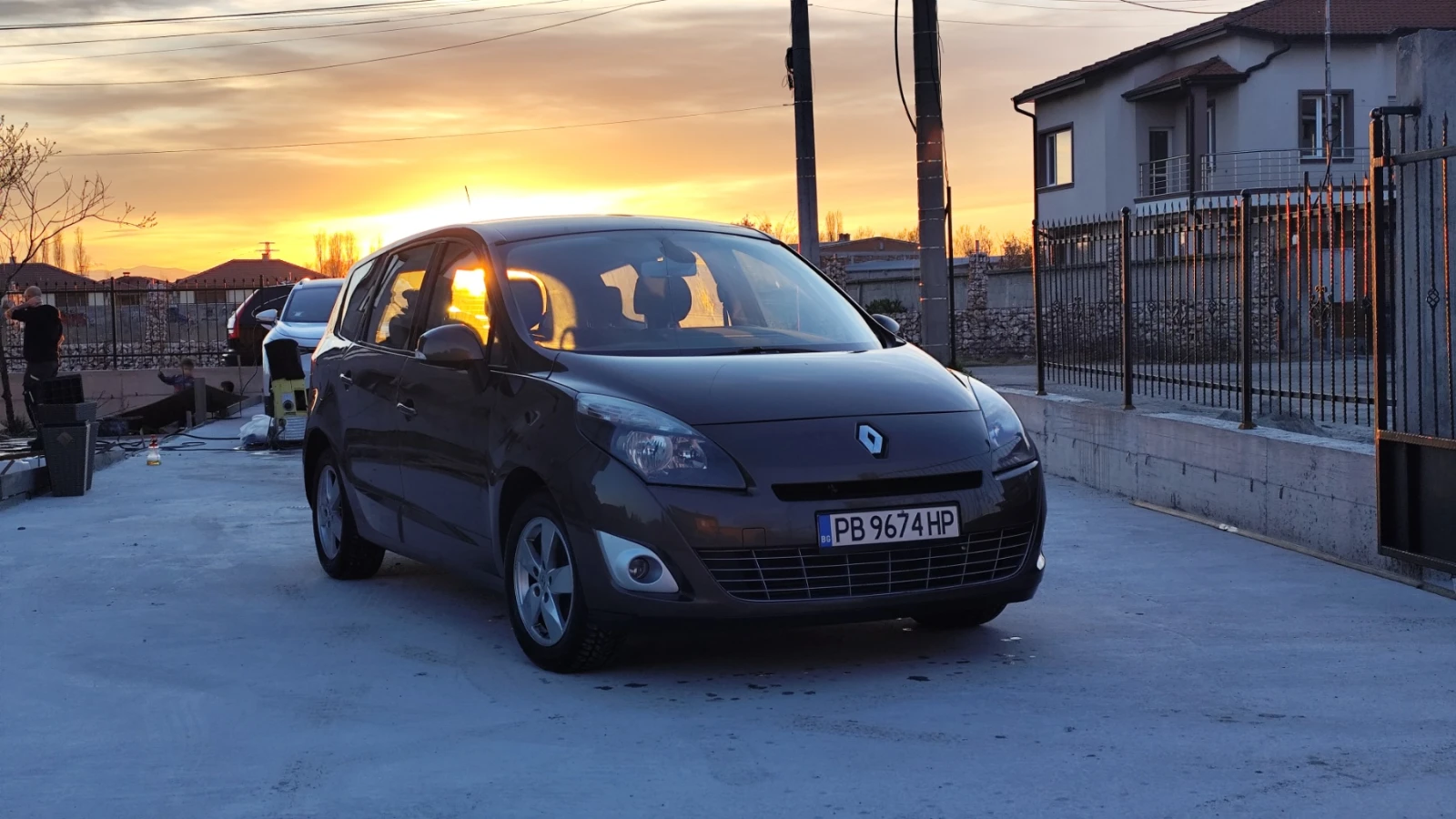 Renault Grand scenic 1.5 dci 110кс, снимка 2 - Автомобили и джипове - 54115518
