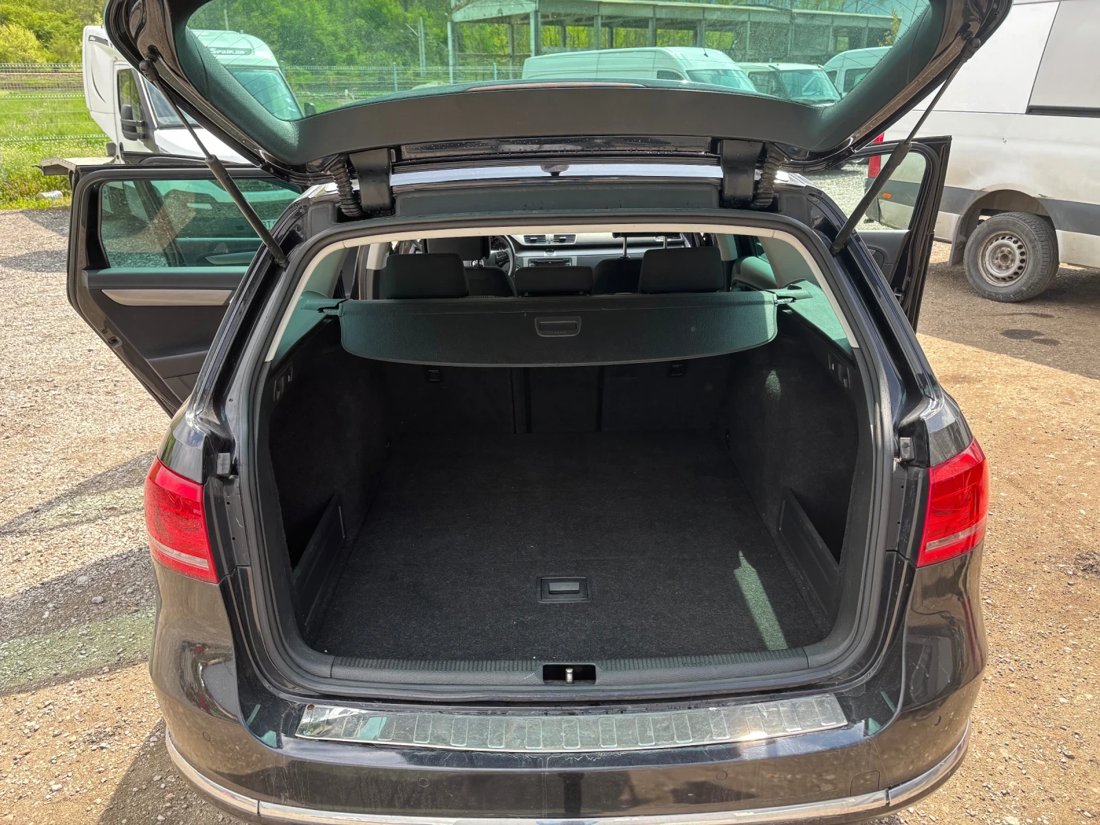 VW Passat 1.4 DSG, снимка 16 - Автомобили и джипове - 54285504