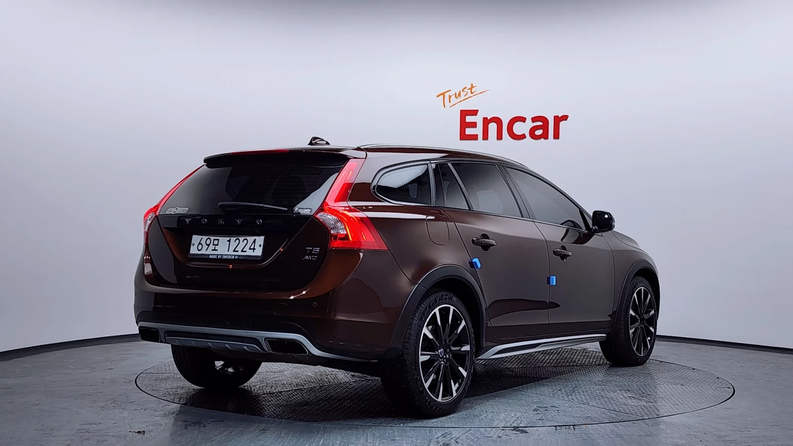 Volvo V60 Cross Country T5 AWD, снимка 2 - Автомобили и джипове - 54789991