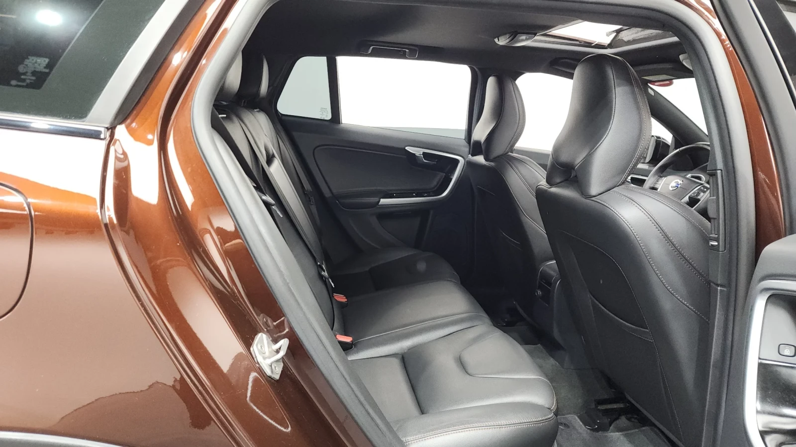Volvo V60 Cross Country T5 AWD, снимка 11 - Автомобили и джипове - 54789991