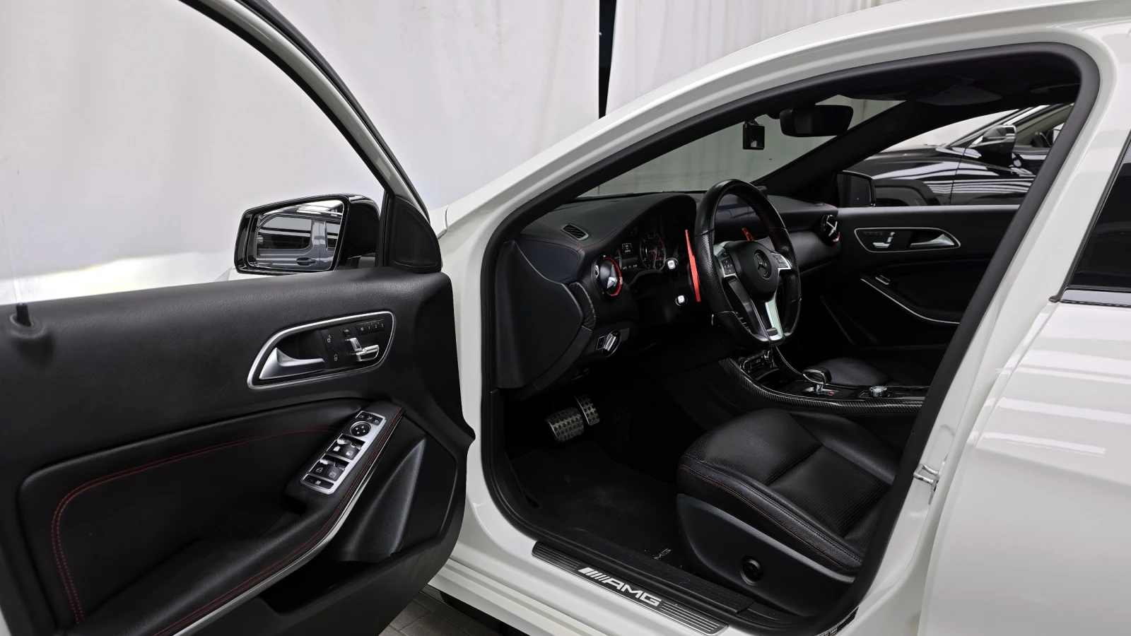 Mercedes-Benz A45 AMG ОБСЛУЖЕНА* ANDROID AUTO* F1* КРАЙНА ЦЕНА, снимка 9 - Автомобили и джипове - 54863369