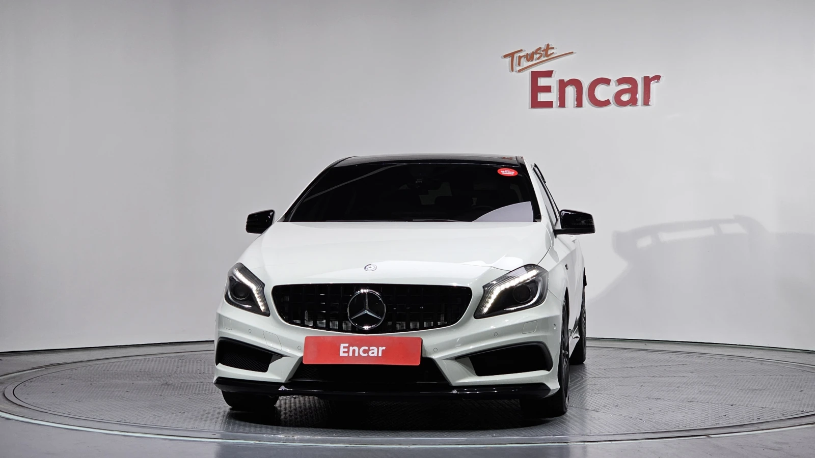Mercedes-Benz A45 AMG ОБСЛУЖЕНА* ANDROID AUTO* F1* КРАЙНА ЦЕНА, снимка 2 - Автомобили и джипове - 54863369