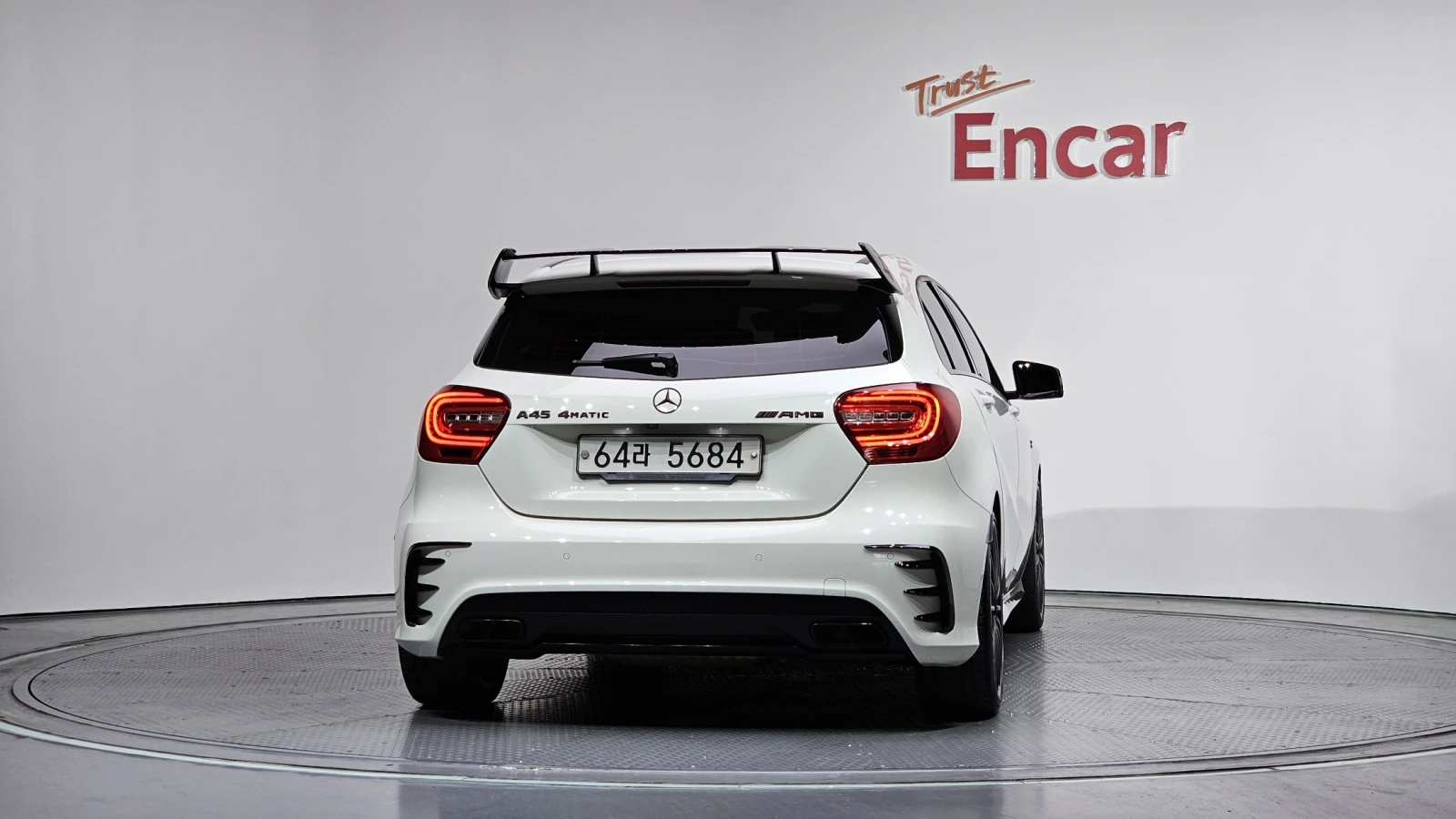 Mercedes-Benz A45 AMG ОБСЛУЖЕНА* ANDROID AUTO* F1* КРАЙНА ЦЕНА, снимка 4 - Автомобили и джипове - 54863369