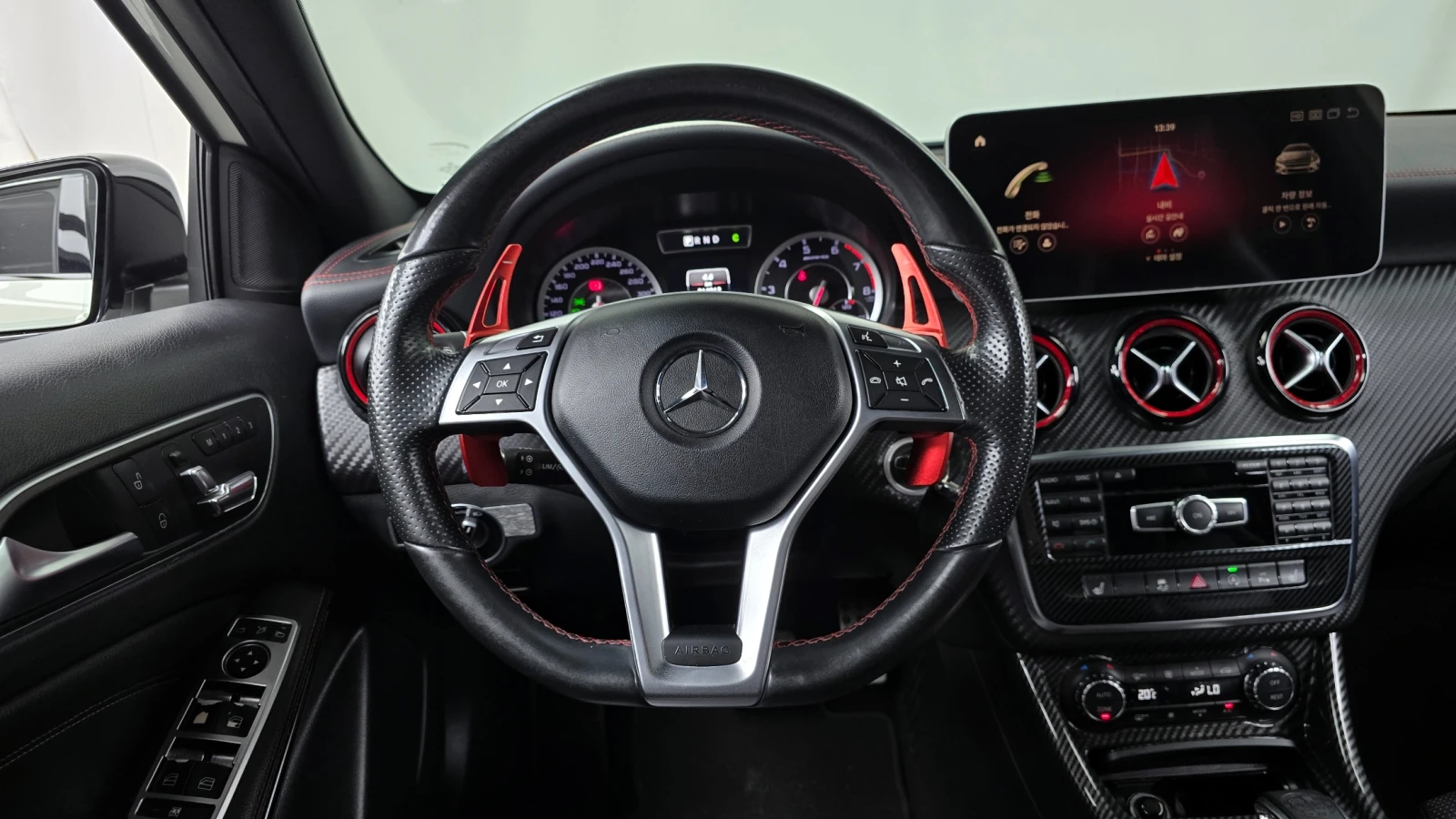 Mercedes-Benz A45 AMG ОБСЛУЖЕНА* ANDROID AUTO* F1* КРАЙНА ЦЕНА, снимка 6 - Автомобили и джипове - 54863369