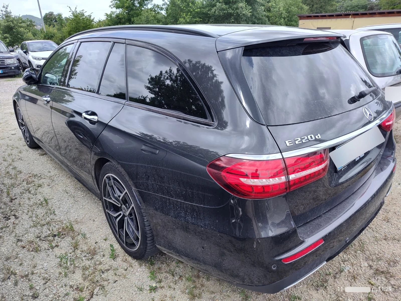 Mercedes-Benz E 220 d SW 4Matic Auto Premium Plus, снимка 4 - Автомобили и джипове - 54908626