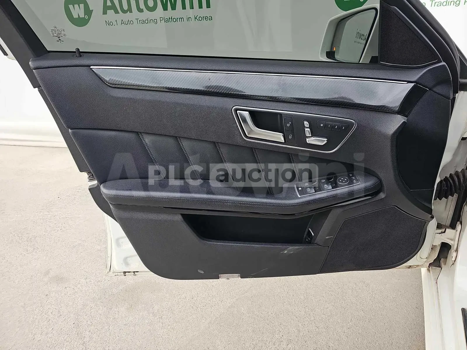 Mercedes-Benz C 250 PANO| ПАМЕТ| LANE ASSIST| ПОДГРЕВИ| , снимка 15 - Автомобили и джипове - 54929414