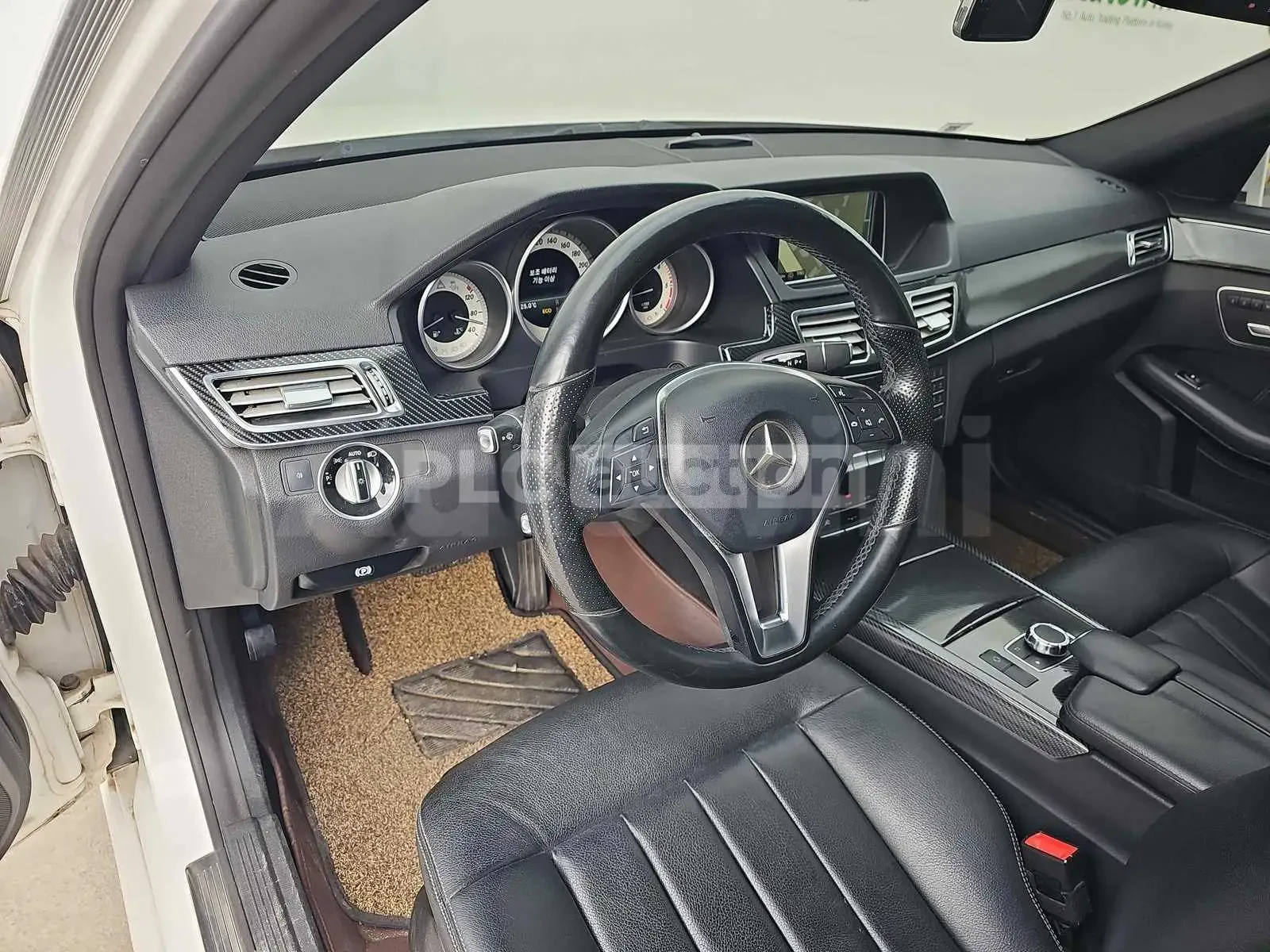Mercedes-Benz C 250 PANO| ПАМЕТ| LANE ASSIST| ПОДГРЕВИ| , снимка 12 - Автомобили и джипове - 54929414