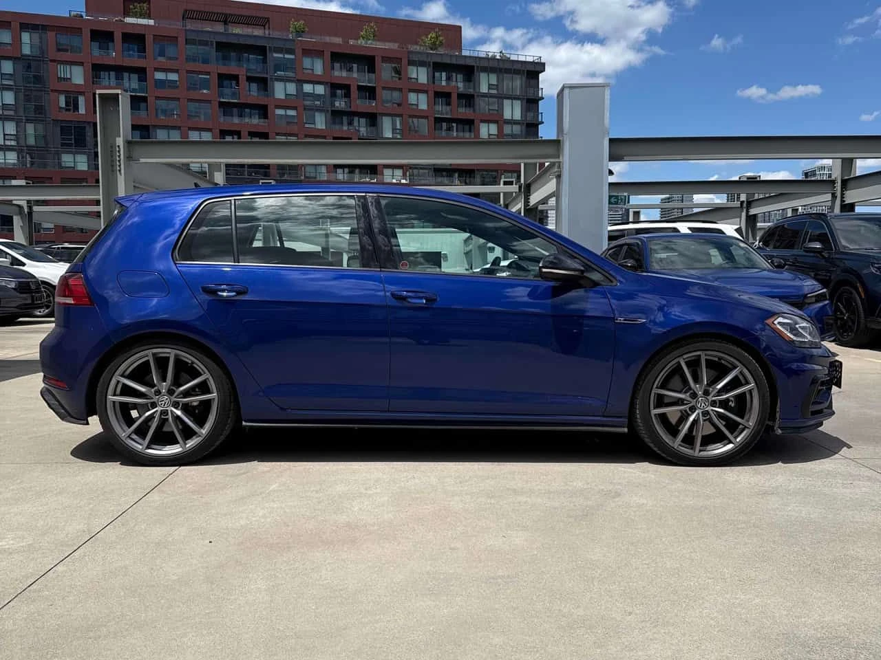 VW Golf R DSG  CARFAX, снимка 3 - Автомобили и джипове - 55079659