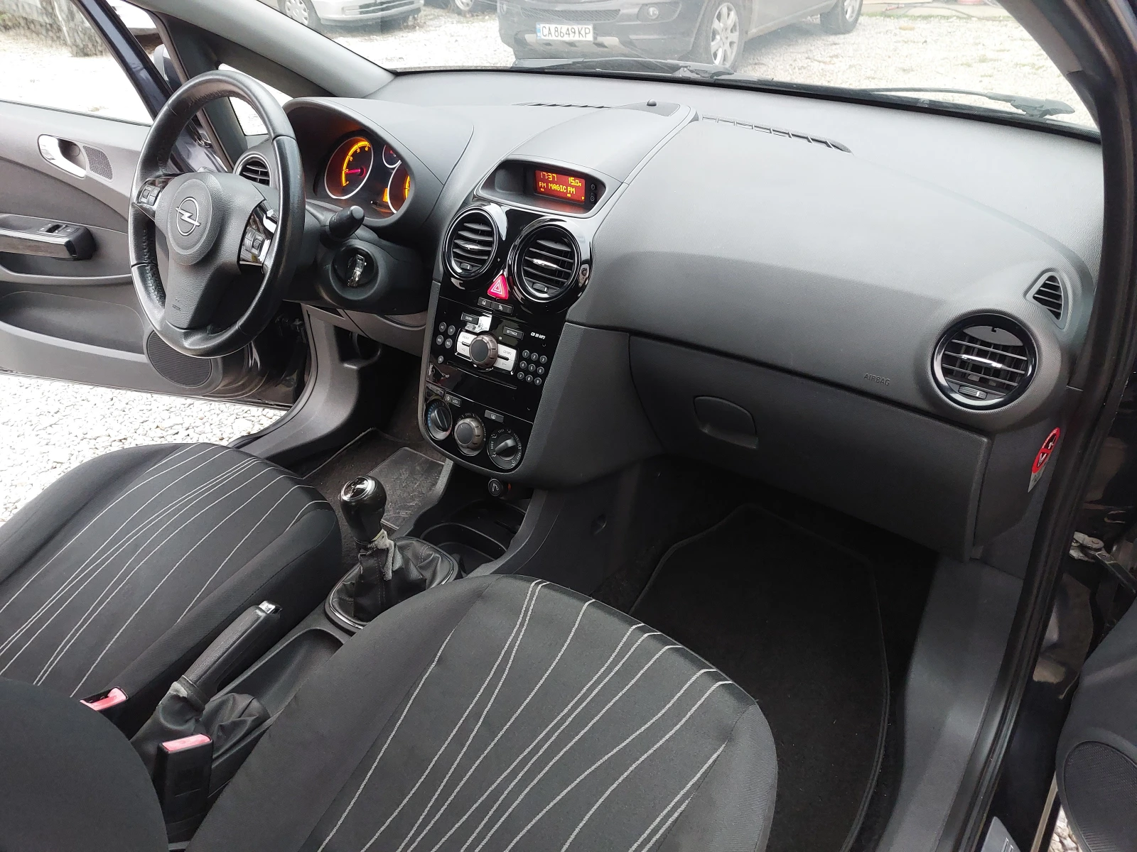 Opel Corsa 1.2 GAZ, снимка 7 - Автомобили и джипове - 55117893