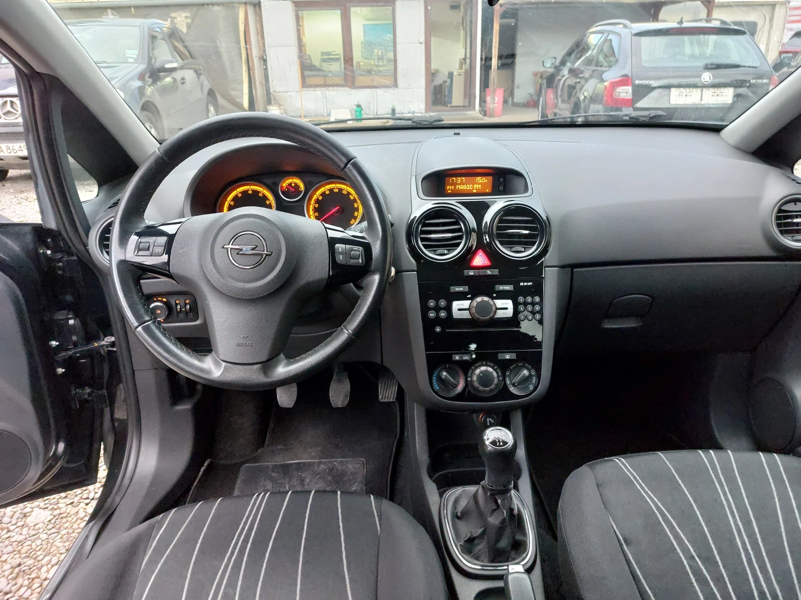 Opel Corsa 1.2 GAZ, снимка 9 - Автомобили и джипове - 55117893