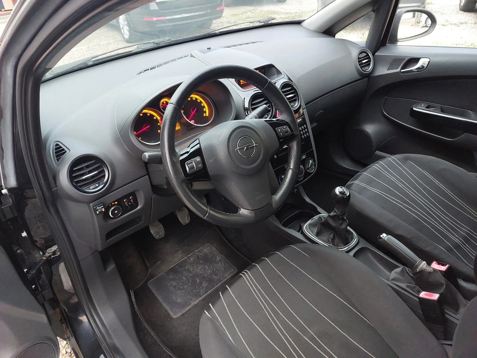 Opel Corsa 1.2 GAZ, снимка 6 - Автомобили и джипове - 55117893
