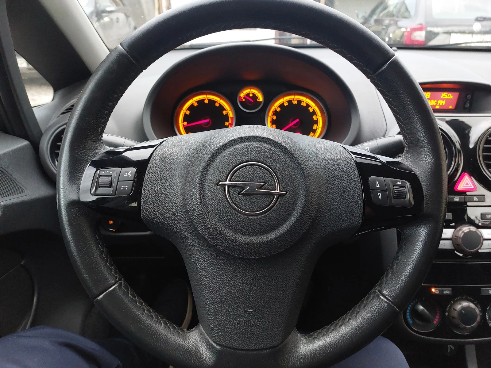 Opel Corsa 1.2 GAZ, снимка 12 - Автомобили и джипове - 55117893