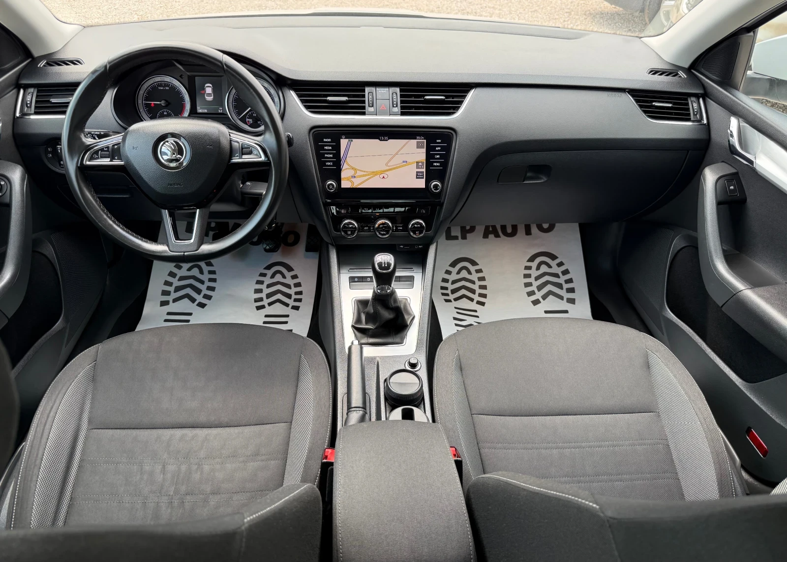 Skoda Octavia 1.6TDI* 116k.c* LED* NAVI* TOP* СЕРВИЗНА ИСТОРИЯ, снимка 7 - Автомобили и джипове - 55326072