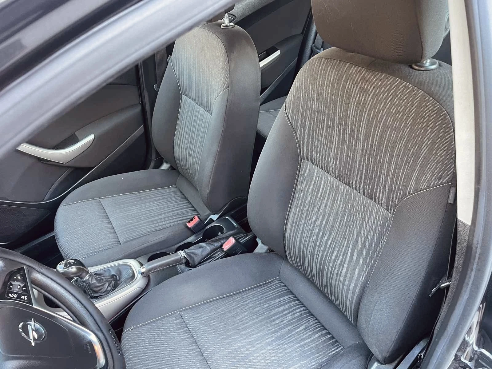 Opel Astra 1.7 CDTI, снимка 11 - Автомобили и джипове - 55597647