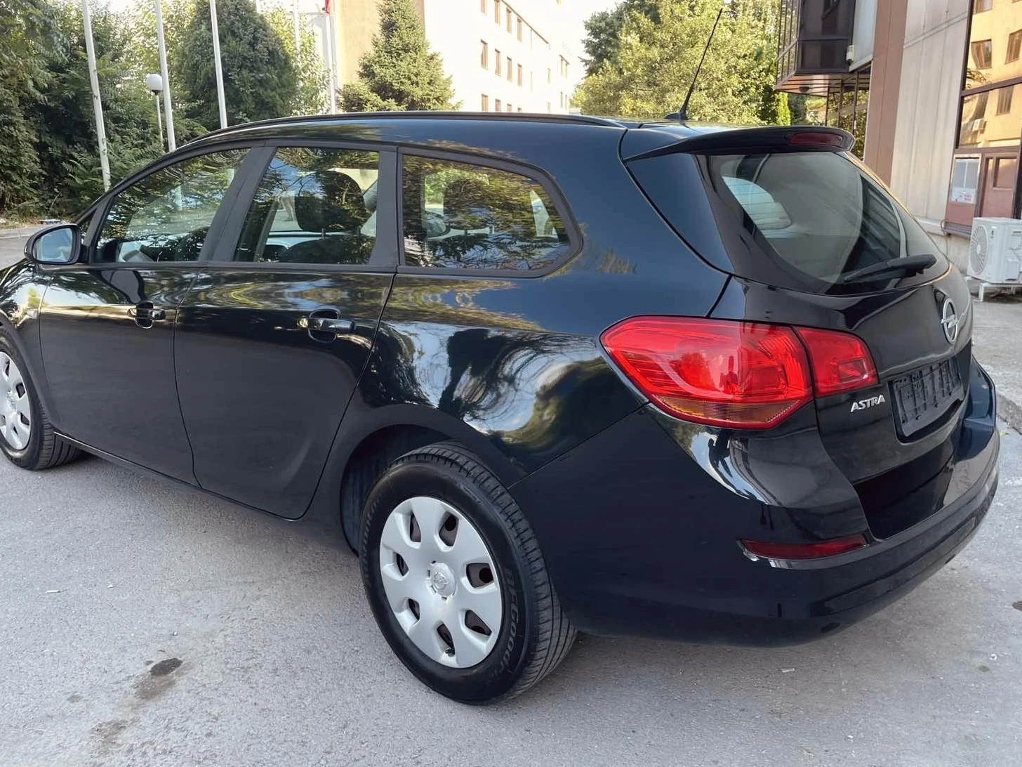 Opel Astra 1.7 CDTI, снимка 7 - Автомобили и джипове - 55597647