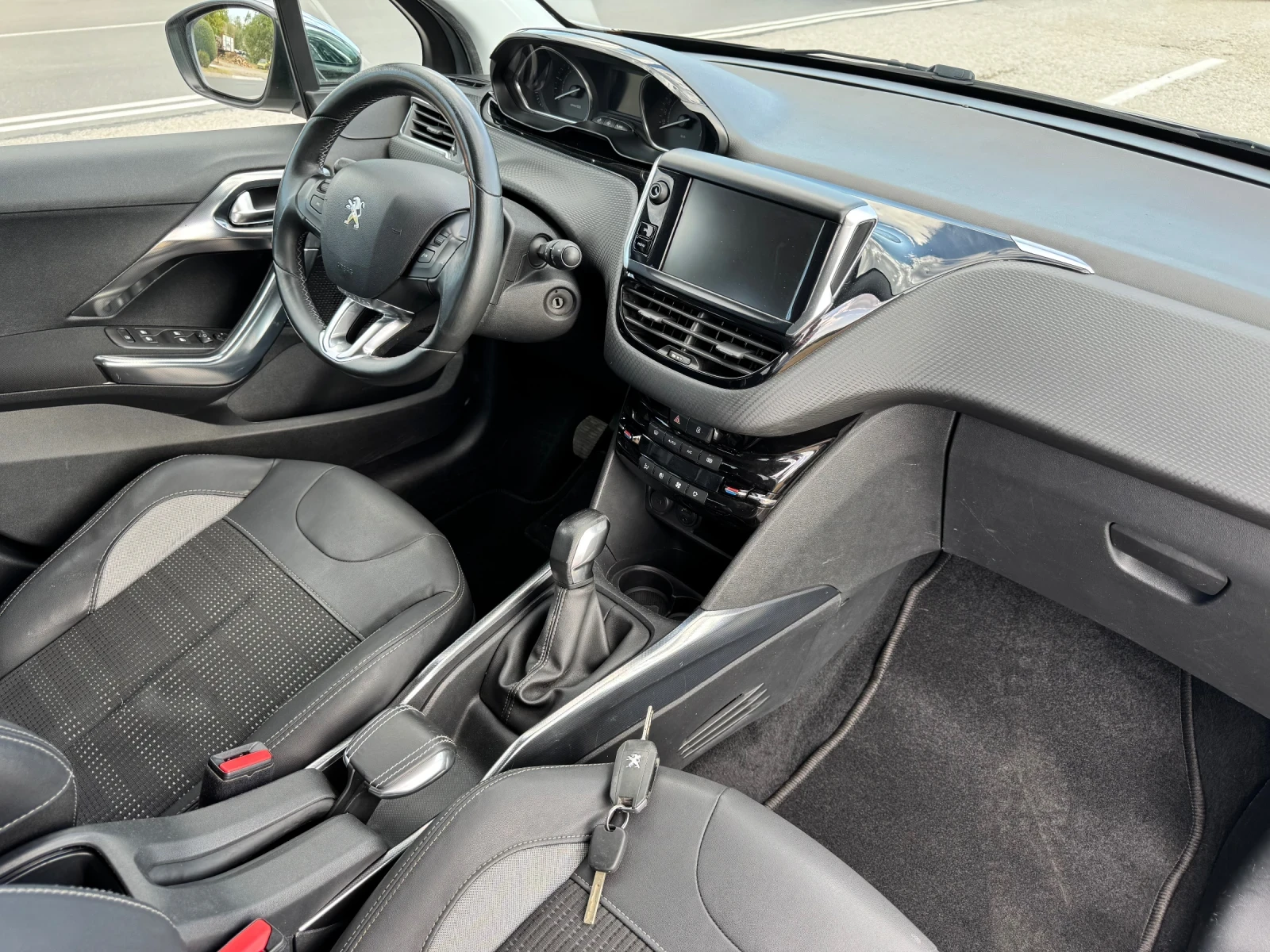 Peugeot 2008 1.6 HDI Alure, снимка 9 - Автомобили и джипове - 55652788