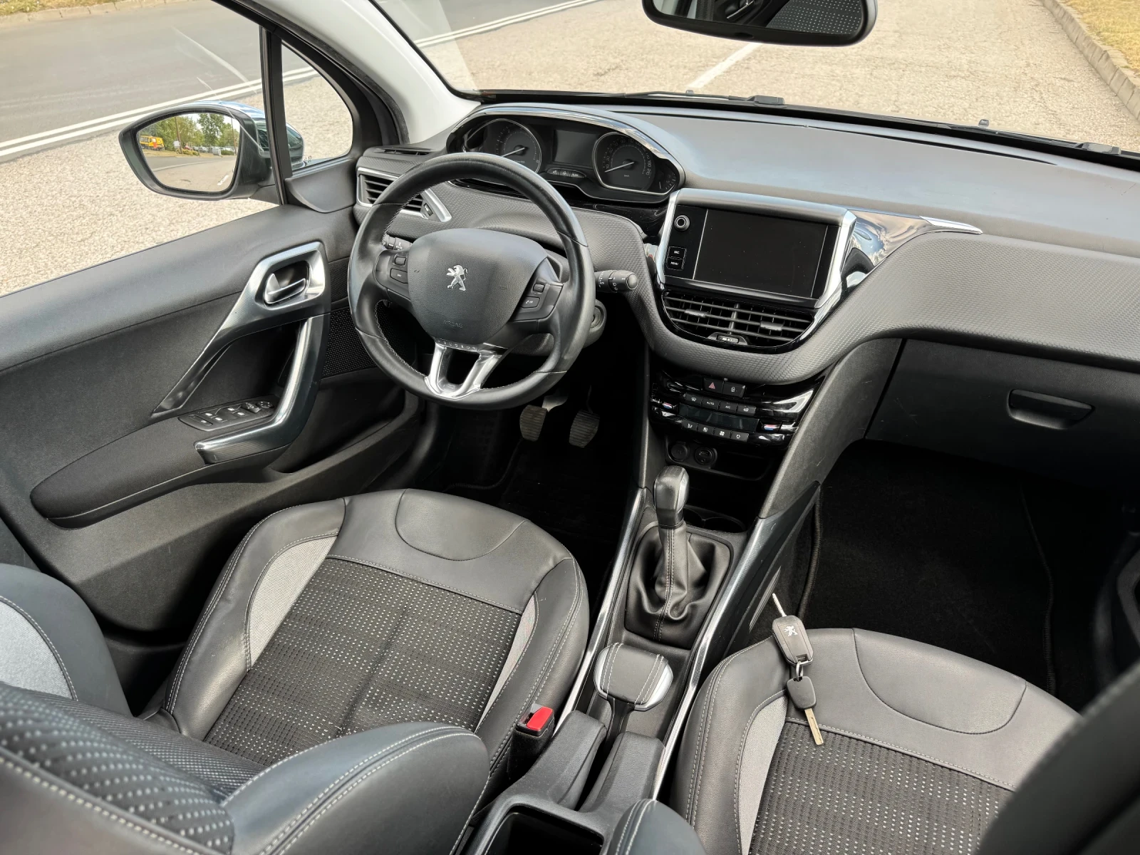 Peugeot 2008 1.6 HDI Alure, снимка 11 - Автомобили и джипове - 55652788