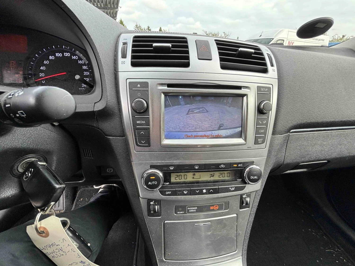 Toyota Avensis 1.8 Бензин, снимка 7 - Автомобили и джипове - 56114046