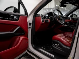 Porsche Cayenne E-HYBRID* COUPE* NARDO GRAY* ONE OWNER, снимка 4